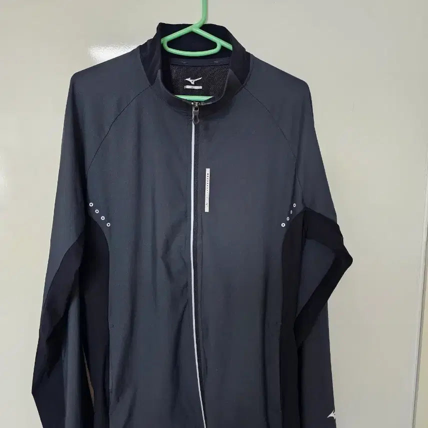 [BUNJANG] Mizuno Black/Gray Functional Windbreaker Jacket L / 미즈노 블랙/그레이 기능성  자켓 L