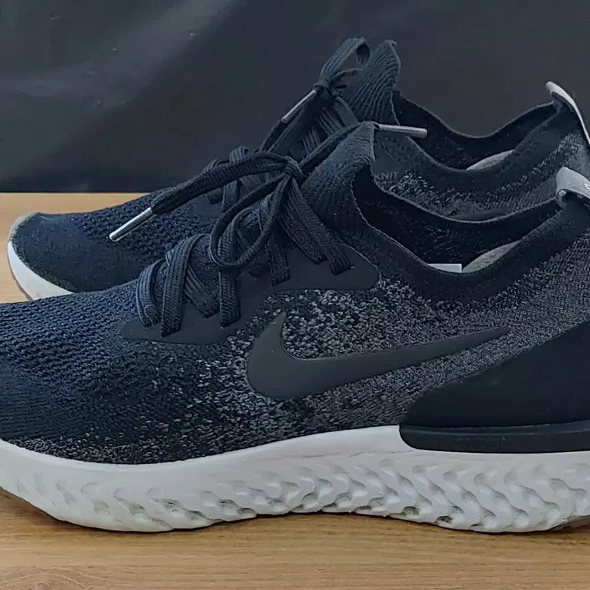 [BUNJANG] Nike Epic React Flyknit 2 Running Shoes - Black/Grey, 260mm / 나이키 260 에픽 리액트 플라이니트 2 운동화/워킹화. BK. A