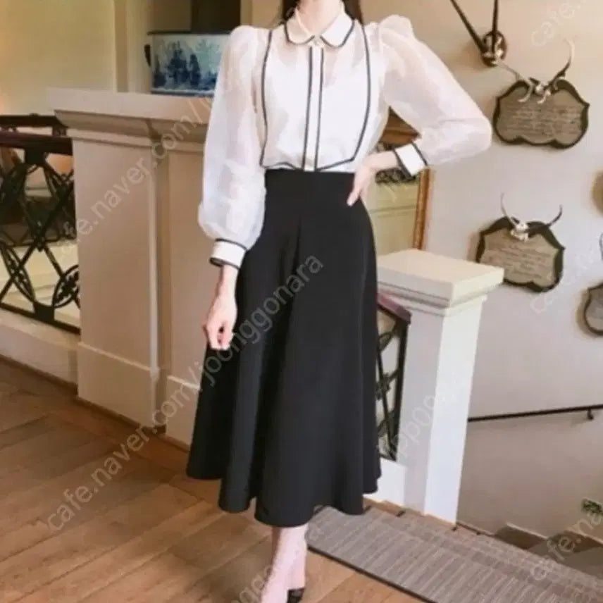 [BUNJANG] La Belle Blanche D-Pattern Skirt / 라벨르블랑 디패턴 스커트