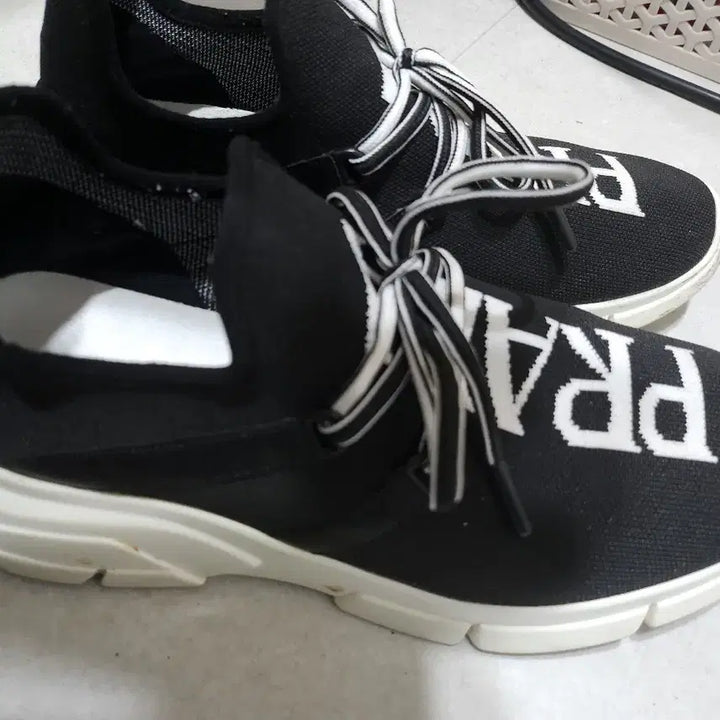 [BUNJANG] Prada Knit Fabric Sneakers / 프라다 니트패브릭 스닉커즈
