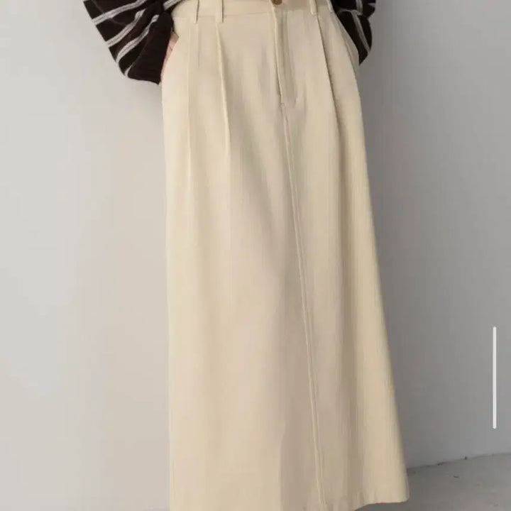 [BUNJANG] Facade Pattern Two-Tuck Skirt / 파사드패턴 투턱 스커트
