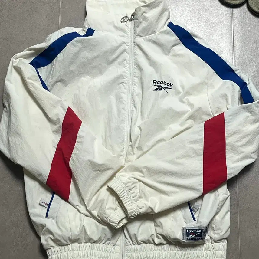 [SOLD OUT] 리복 레전드 웜업 윈드 브레이커 바람막이 화이트