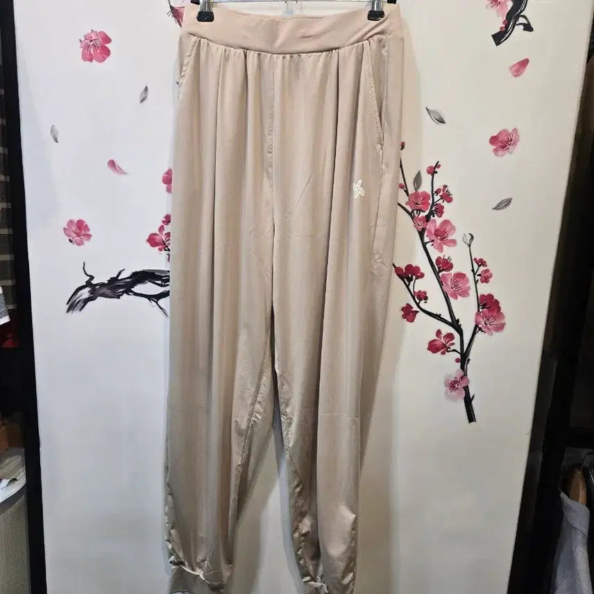 [BUNJANG] Xexymix Beige Jogger Pants - Size S / 젝시믹스 베이지 조거팬츠 S