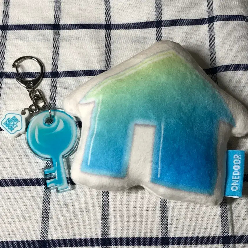 [BUNJANG] BOYNEXTDOOR 1st Membership Cushion and Keyring Bundle Set / 보이넥스트도어 보넥도 멤버쉽 1기 쿠션, 키링 양도