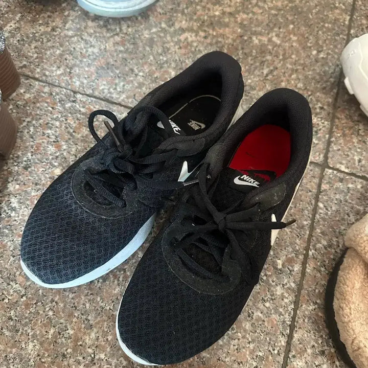 [BUNJANG] Nike Running Shoes (235) / 나이키 운동화 235