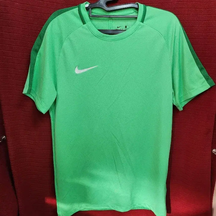 [BUNJANG] Nike Functional Short Sleeve T-Shirt - Green / (95)나이키 반팔 기능성 티셔츠 그린