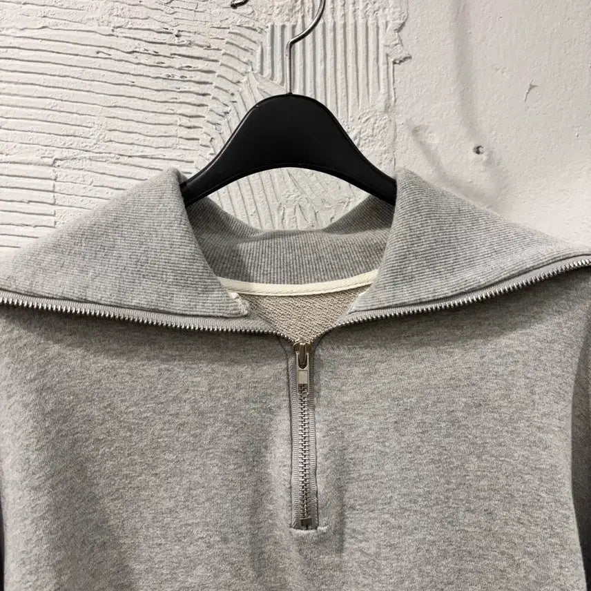 [BUNJANG] Unum Half-Zip Up Sweatshirt / Unum 하프집업 맨투맨티