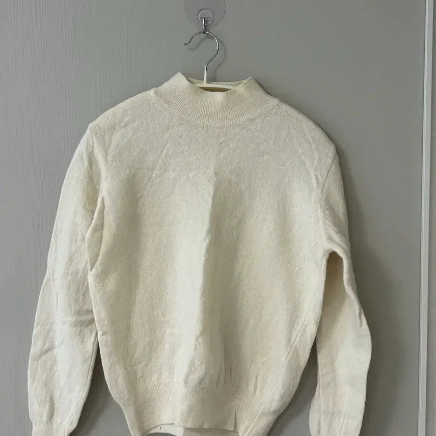 [BUNJANG] Ivory Half-Neck Knit [F] / 아이보리 반목 니트 [F]