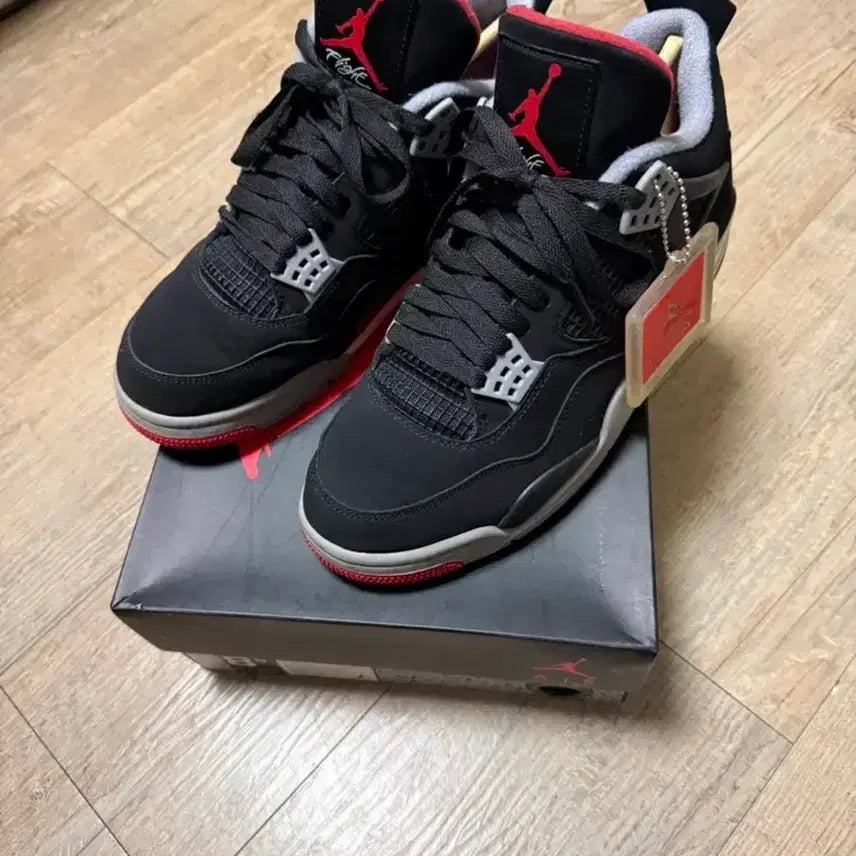 [BUNJANG] Jordan 4 Retro Bred 2019 Sneakers / [265] 조던 4 레트로 브레드 2019
