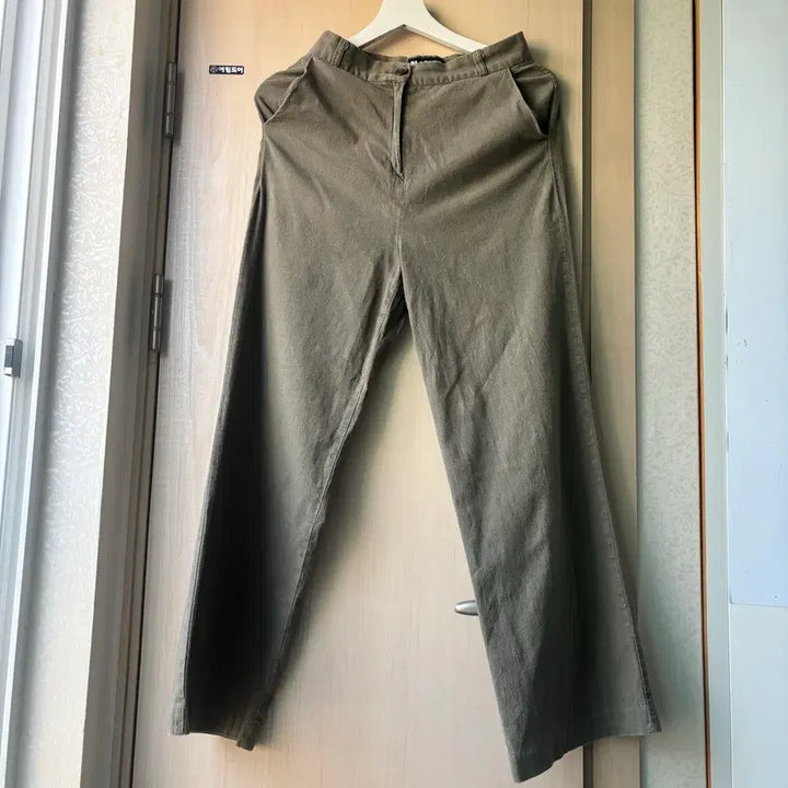 [BUNJANG] Black Up Khaki Straight Pants / 블랙업 카키 스트레이트 팬츠