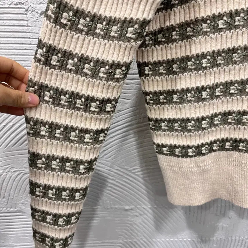 [BUNJANG] NICE CLAUP Knit Cardigan / 나이스클랍 카라 니트 가디건