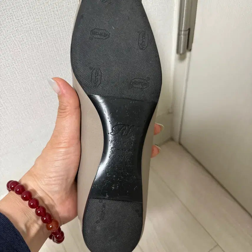 [SOLD OUT] 로저비비에플랫 정품37 2/1