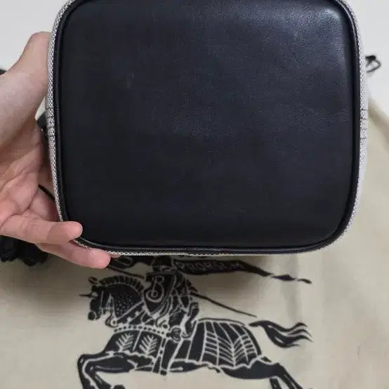 [BUNJANG] Burberry Bucket Bag Small Tote / 버버리 버킷백 스몰 풀셋