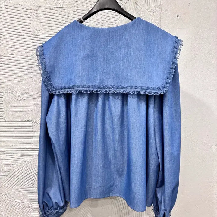 [SOLD OUT] 안나디바 데님컬러 빅카라 블라우스