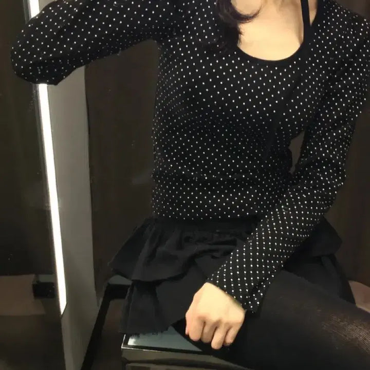 [BUNJANG] Black Dot Puff Sleeve Long Sleeve Top / 블랙 도트 퍼프 긴팔티