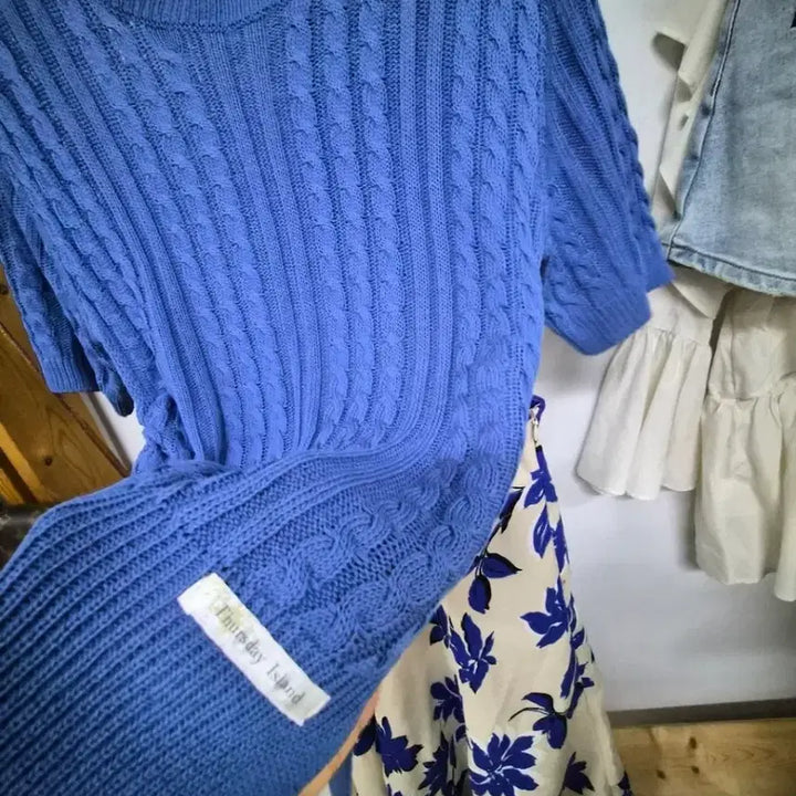 [BUNJANG] Thursday Island Summer Knit Top / 써스데이아일랜드 언발 여름니트