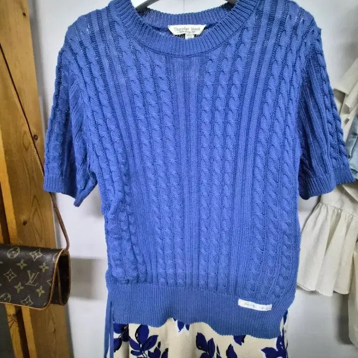 [BUNJANG] Thursday Island Summer Knit Top / 써스데이아일랜드 언발 여름니트