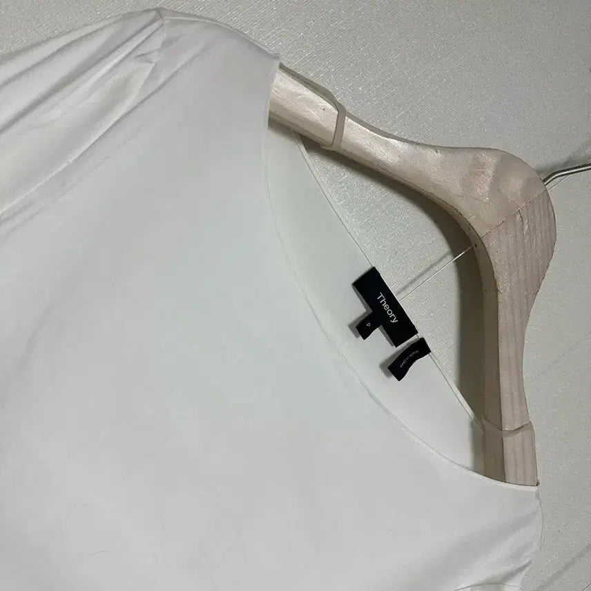 [SOLD OUT] 띠어리 보우트넥 화이트 스판 블라우스