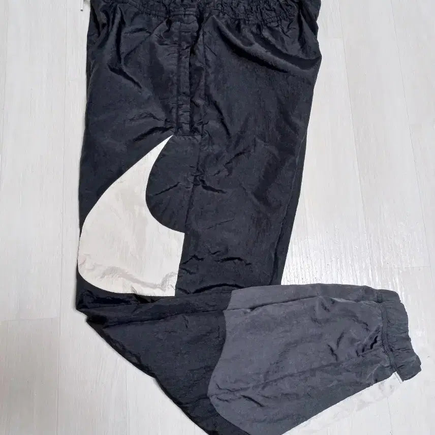 [SOLD OUT] 나이키 남성 스우시 트레이닝바지 (M)