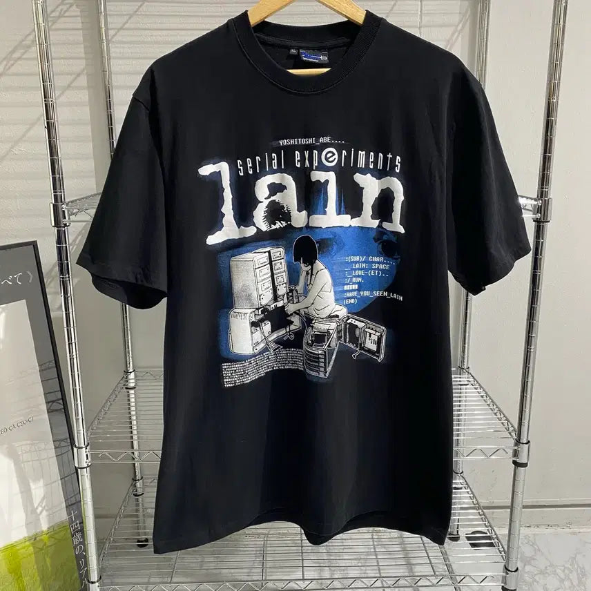 [SOLD OUT] 시리얼 익스페리먼츠 레인 부틀렉 애니메이션 티셔츠 애니티
