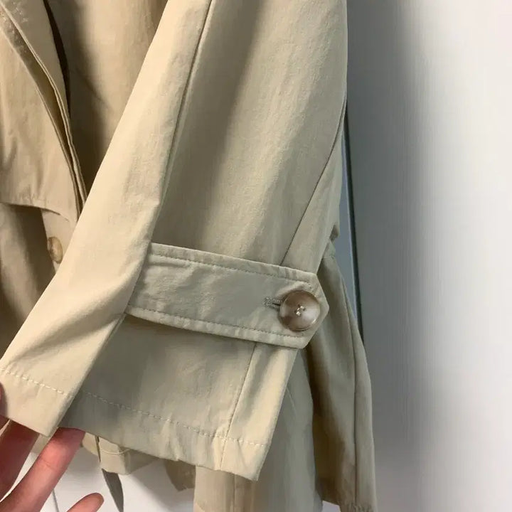 [BUNJANG] JEIKKI Beige Short Trench Jacket / JEIKKI 브랜드의 베이지 색상 숏 트렌치 자켓