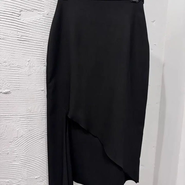 [SOLD OUT] 페이퍼문 커팅디자인 블랙 스커트