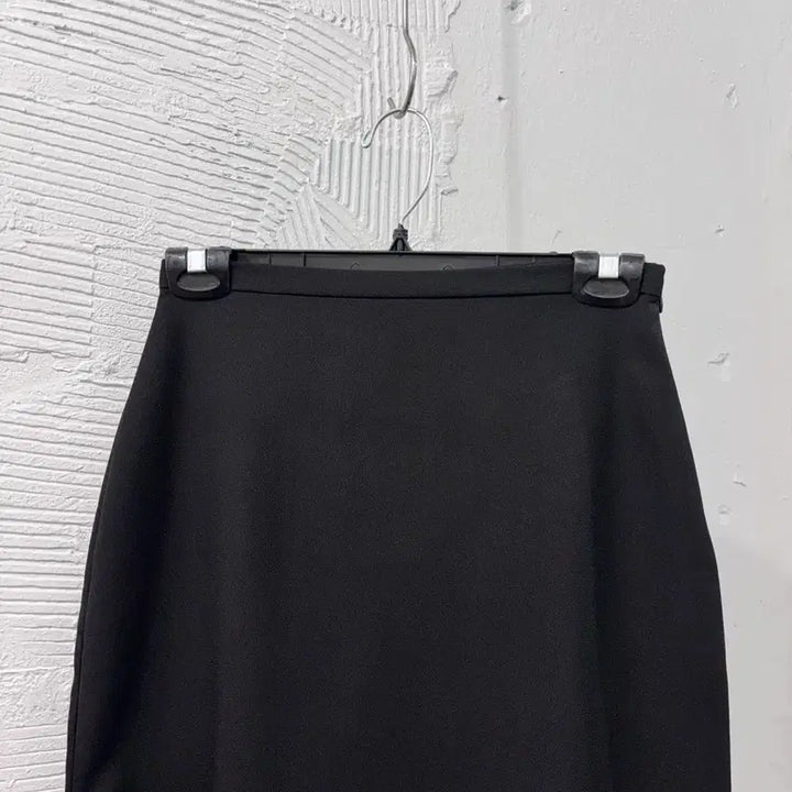 [SOLD OUT] 페이퍼문 커팅디자인 블랙 스커트