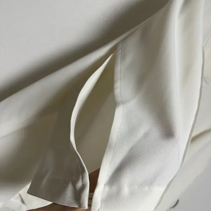 [BUNJANG] System Slit Sleeve Silk Blouse / 시스템 절개 슬리브 실켓 블라우스