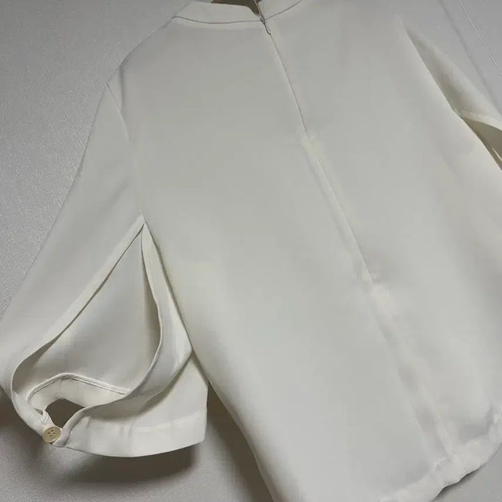 [BUNJANG] System Slit Sleeve Silk Blouse / 시스템 절개 슬리브 실켓 블라우스