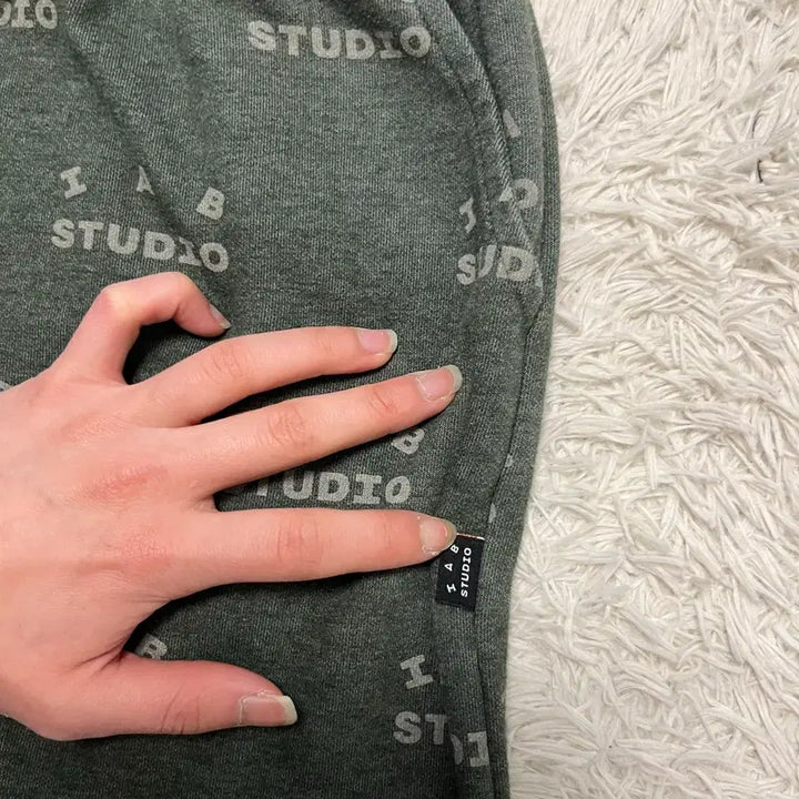 [BUNJANG] IAB Studio Green Sweatpants / 아이앱 스튜디오 그린 스웬팬츠