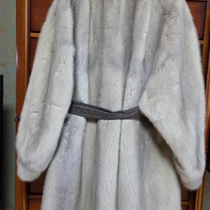 [SOLD OUT] 연그레이 통 밍크반코트