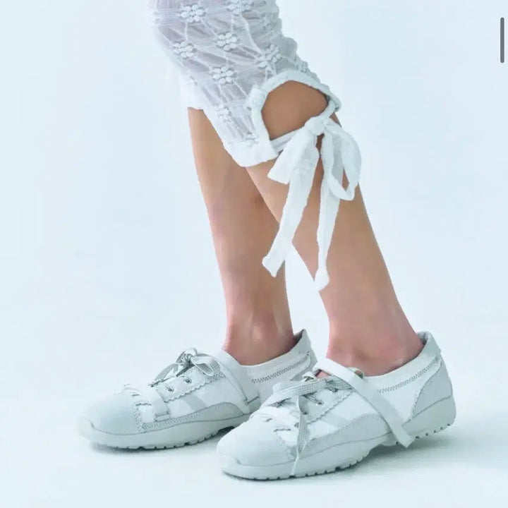 [BUNJANG] Tuomio Fluffy Citrus Sneakers / 뚜오미오 플러피시트러스 스니커즈