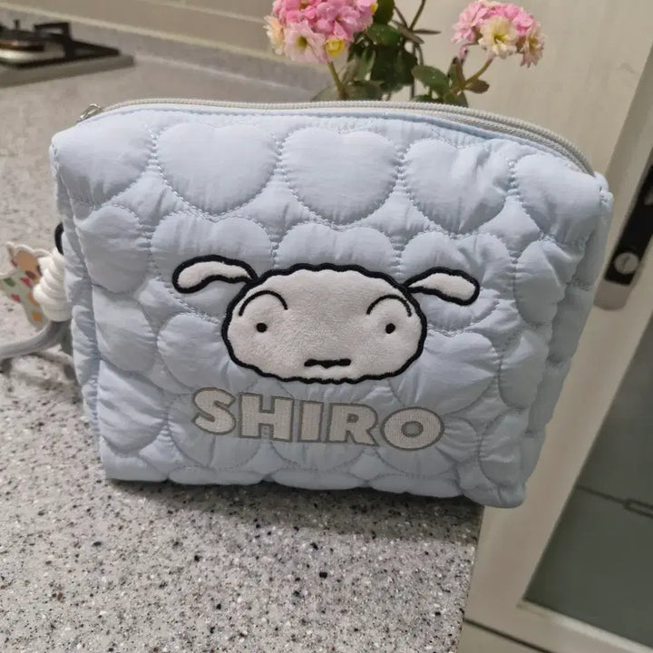[BUNJANG] Crayon Shin-chan White Dog Quilted Pouch / 파우치가방 얇은퀼팅
