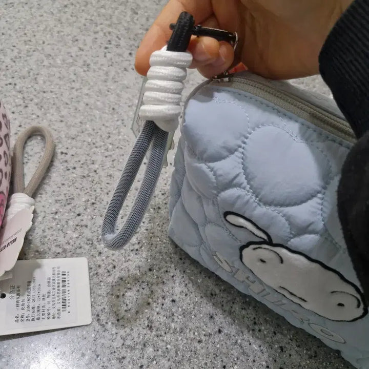 [BUNJANG] Crayon Shin-chan White Dog Quilted Pouch / 파우치가방 얇은퀼팅