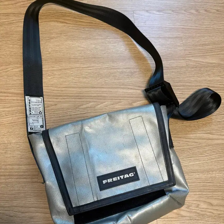 [SOLD OUT] 프라이탁 크로스백