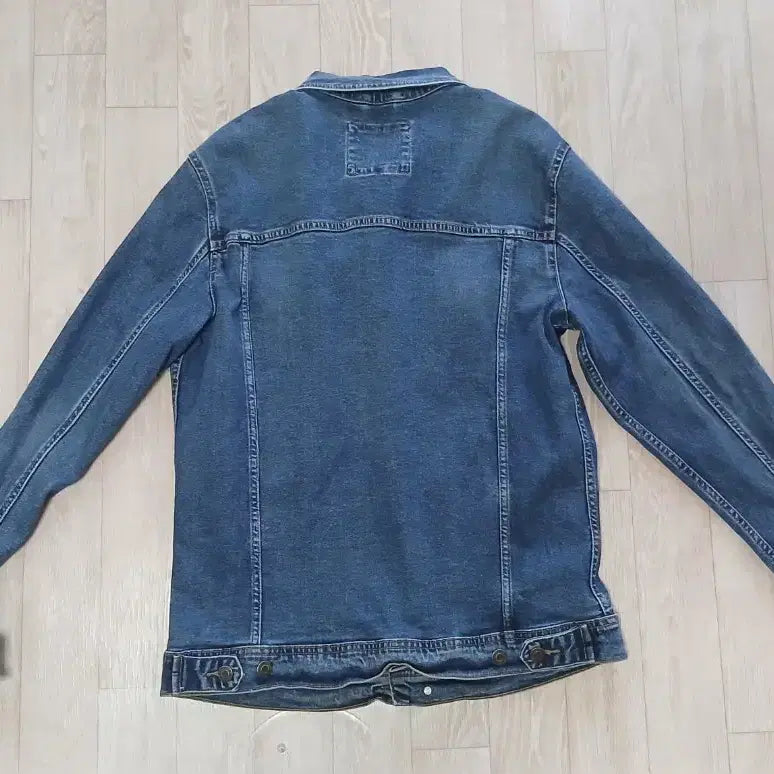 [BUNJANG] Pull&amp;Bear Denim Trucker Jacket L Size / 풀앤베어 청자켓 데님 트러커 L 스판
