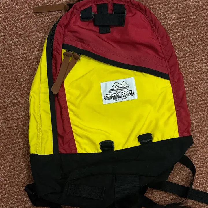 [BUNJANG] Gregory Backpack Red Yellow Black Combination / 그레고리 백팩 새상품