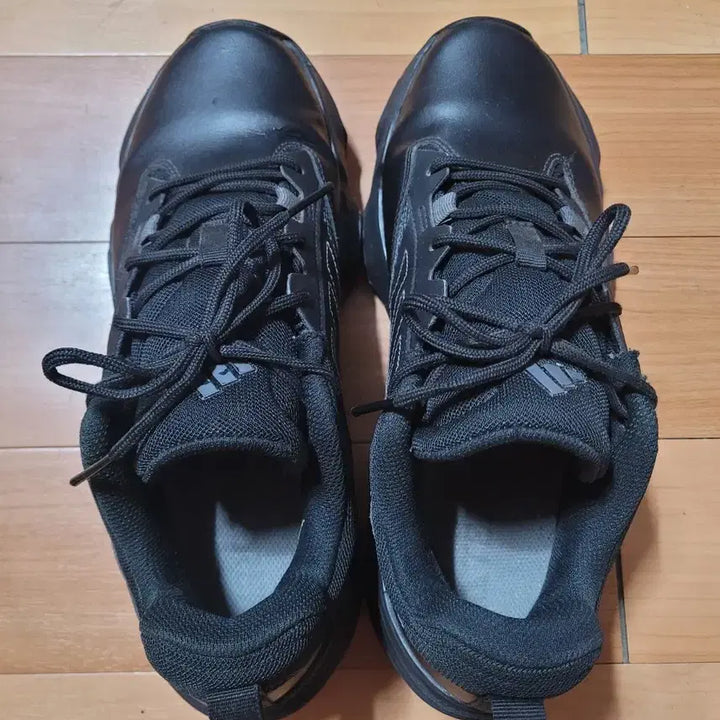 [BUNJANG] Adidas Terrex Unity Leather Low Sneakers (270mm) / 아디다스 테렉스 유니티 레더 로우 운동화(270mm)