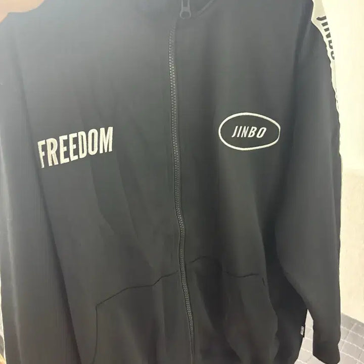 [BUNJANG] Freedom Lettering Jacket / 프리덤 레터링 자켓 진보