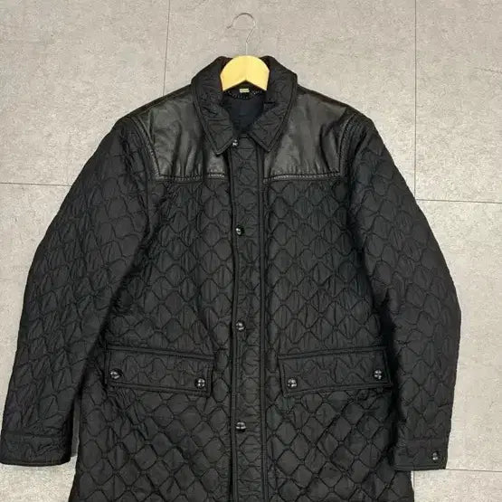 [SOLD OUT] [105] 버버리 퀼팅 레더 카라 자켓 L (교신가능)