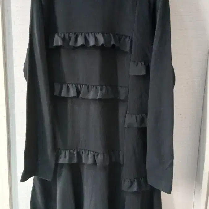 [BUNJANG] Lucky Chouette Black Frill Dress / 럭키슈에뜨 검정색 프릴 장식 원피스