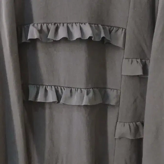 [BUNJANG] Lucky Chouette Black Frill Dress / 럭키슈에뜨 검정색 프릴 장식 원피스