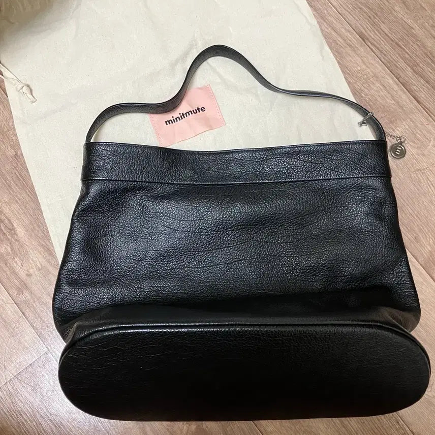 [SOLD OUT] 미닛뮤트 토보 라지 블랙