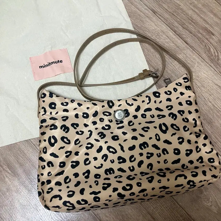 [SOLD OUT] 미닛뮤트 클로 소포트 레오파드