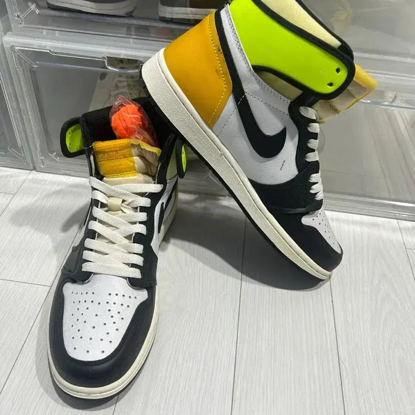 [BUNJANG] Nike Air Jordan 1 Retro High OG Volt / [새상품]나이키 에어조던1 레트로 하이 OG 볼트
