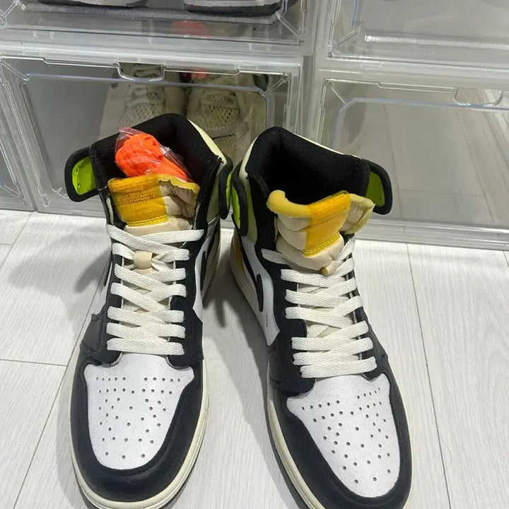 [BUNJANG] Nike Air Jordan 1 Retro High OG Volt / [새상품]나이키 에어조던1 레트로 하이 OG 볼트