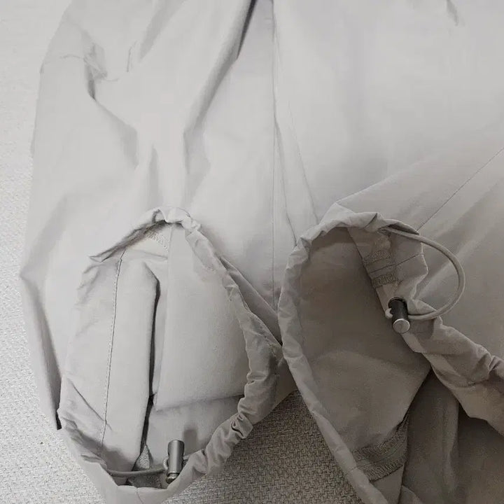 [BUNJANG] SPAO Super Wide Nylon Cargo Pants - Light Beige / (새상품) 스파오 슈퍼와이드 나일론 카고팬츠