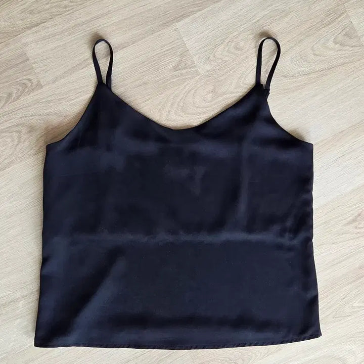 [BUNJANG] Matte Satin Adjustable Spaghetti Strap Tank Top / 무광택 새틴 끈 조절 나시( 새상품)
