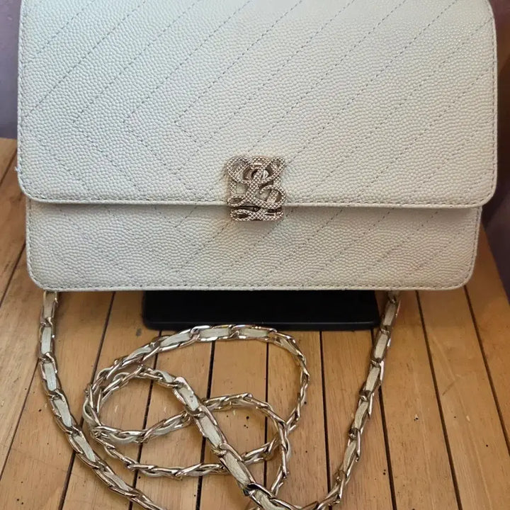 [BUNJANG] Louis Quatorze Ivory Quilted Chain Shoulder Bag / 루이가또즈 아이보리 퀼팅 체인 숄더백