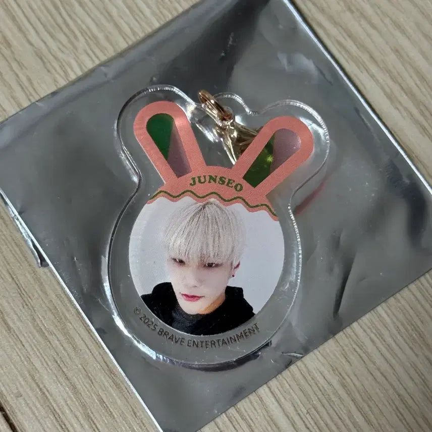 [BUNJANG] DKB Junseo BLOOM Acrylic Keyring / 다크비 준서 일본 팝업 BLOOM 엠디 아크릴 키링